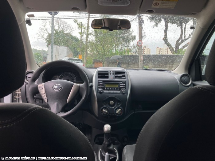 Nissan MARCH SV 1.6 2014/2015